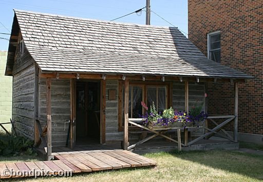 Deer Lodge Museums, Frontier Montana cabin